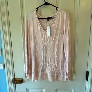 NWT White House Black Market Light Pink V neck Shirt, Size M